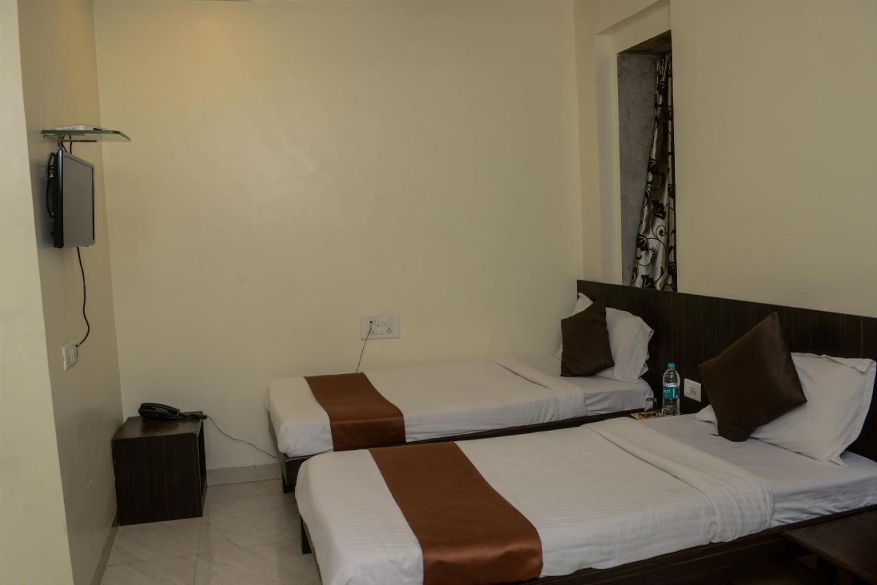 Hotel National Bombay Exterior foto